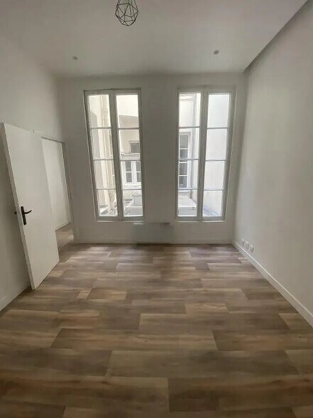 Bureau dans Paris à louer - Photo de l’immeuble – Image 2 sur 9