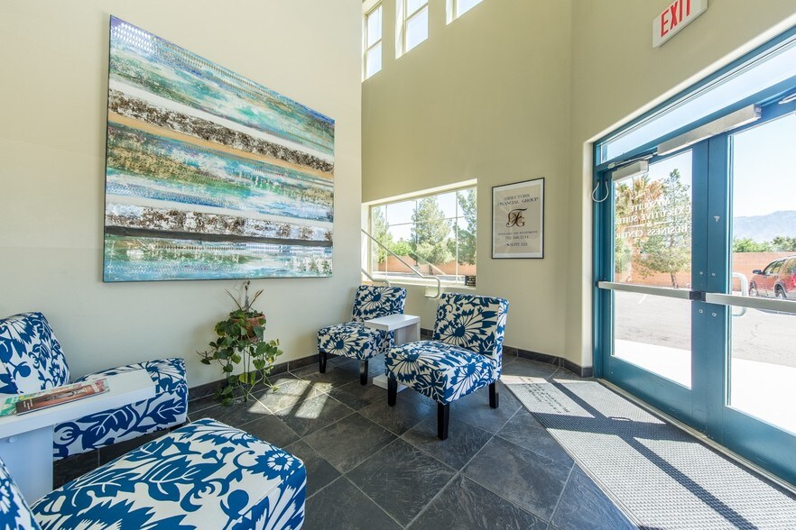 450 Hillside Dr, Mesquite, NV à louer - Photo de l’immeuble – Image 2 sur 10
