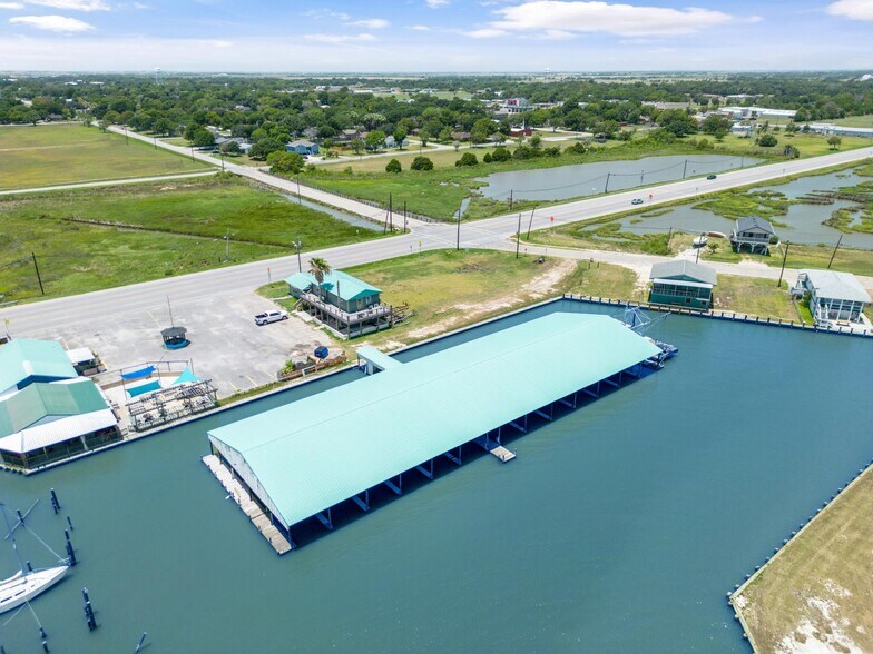 1012 1st St, Palacios, TX à vendre - Photo de l’immeuble – Image 3 sur 18