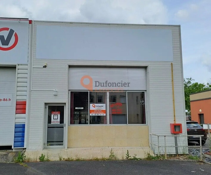 11 Rue Du Panier Vert, Poitiers à louer - Photo de l’immeuble – Image 2 sur 7
