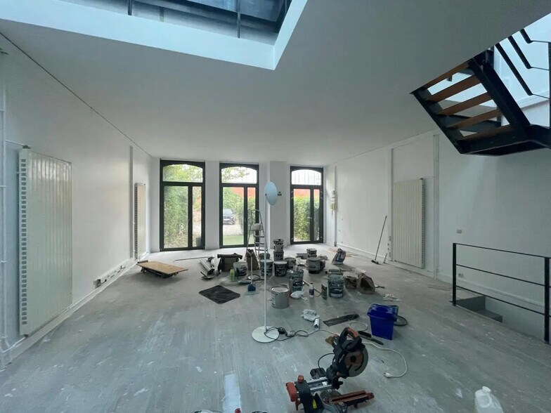Local d'activités dans Gentilly à vendre - Photo de l’immeuble – Image 3 sur 5
