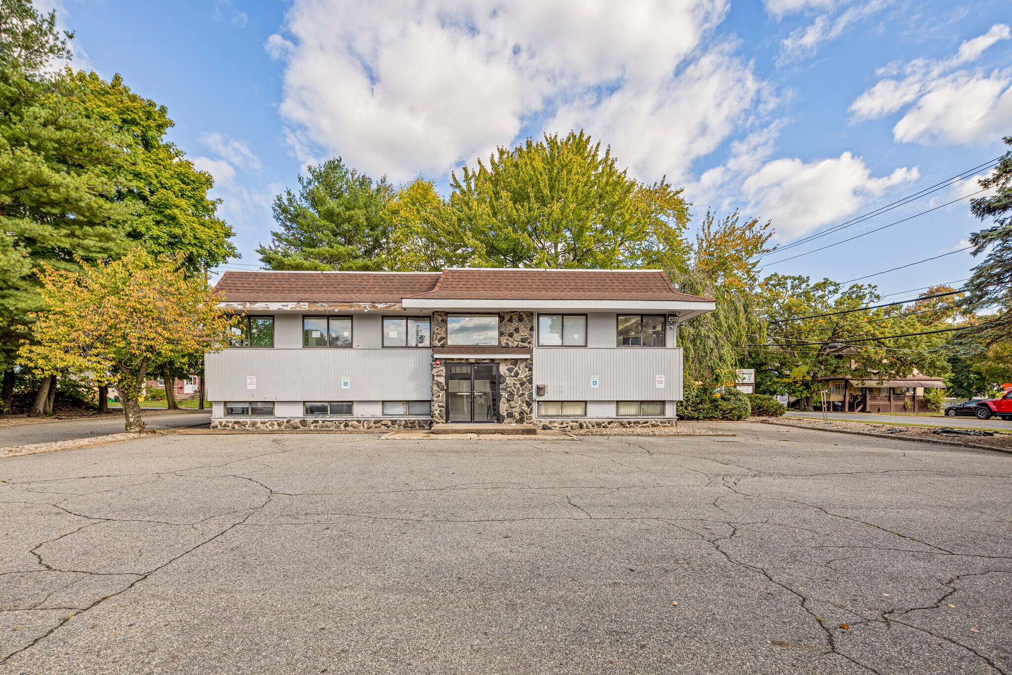 71 E Eckerson Rd, Spring Valley, NY à louer Photo principale– Image 1 sur 2