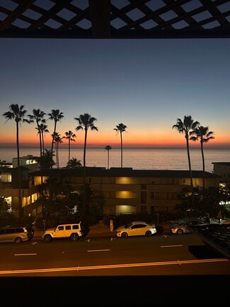 Plus de détails pour 653 Ramona Ave - Office/Live-Work, Laguna Beach, CA - Bureau à louer