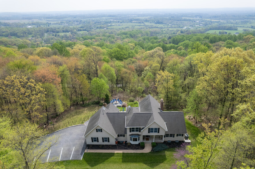 9831 Fox Rd, Frederick, MD à vendre - Photo de l’immeuble – Image 2 sur 82