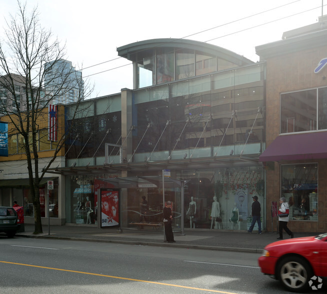 1174-1176 Robson St, Vancouver, BC à louer - Photo de l’immeuble – Image 3 sur 8