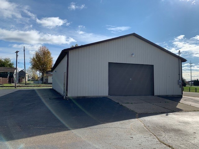 806 Cook Ave SW, Canton, OH à vendre - Photo de l’immeuble – Image 2 sur 11