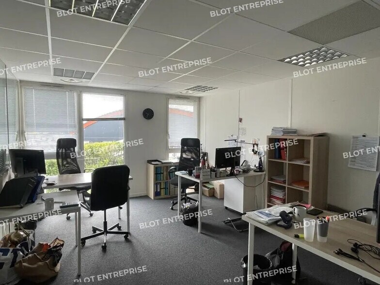 Bureau dans Rennes à louer - Photo de l’immeuble – Image 2 sur 6