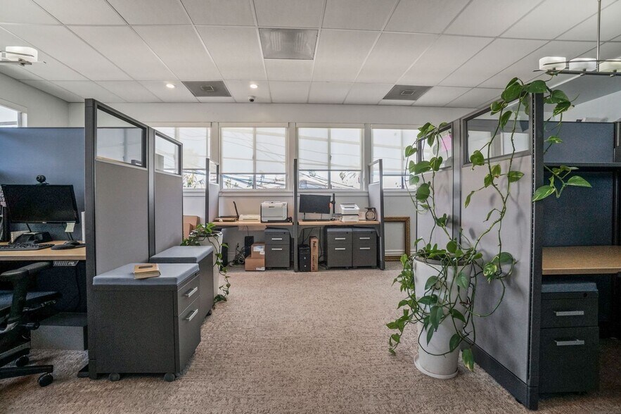 1054 S Robertson Blvd, Los Angeles, CA à vendre - Photo intérieure – Image 2 sur 7