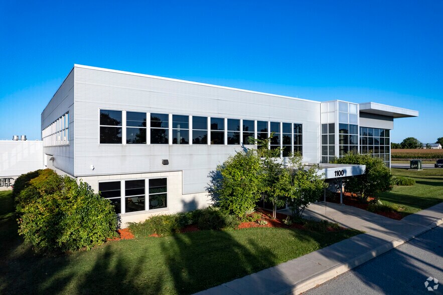 1100 Bennett Rd, Bowmanville, ON à louer - Photo de l’immeuble – Image 2 sur 7