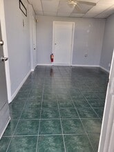 3780 Kori Rd, Jacksonville, FL à louer Photo de l’immeuble– Image 2 sur 6