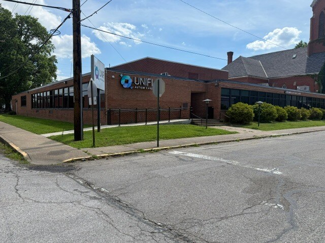 1015 W Indiana St, Evansville, IN à louer - Photo de l’immeuble – Image 1 sur 26
