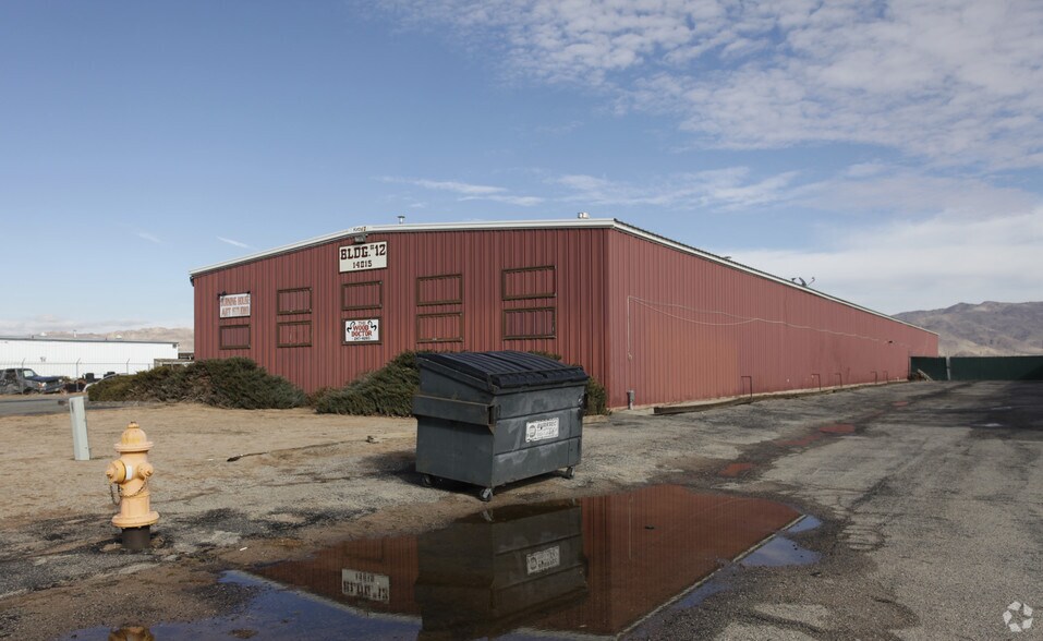 14015 Pioneer Rd, Apple Valley, CA à louer - Photo de l’immeuble – Image 3 sur 5