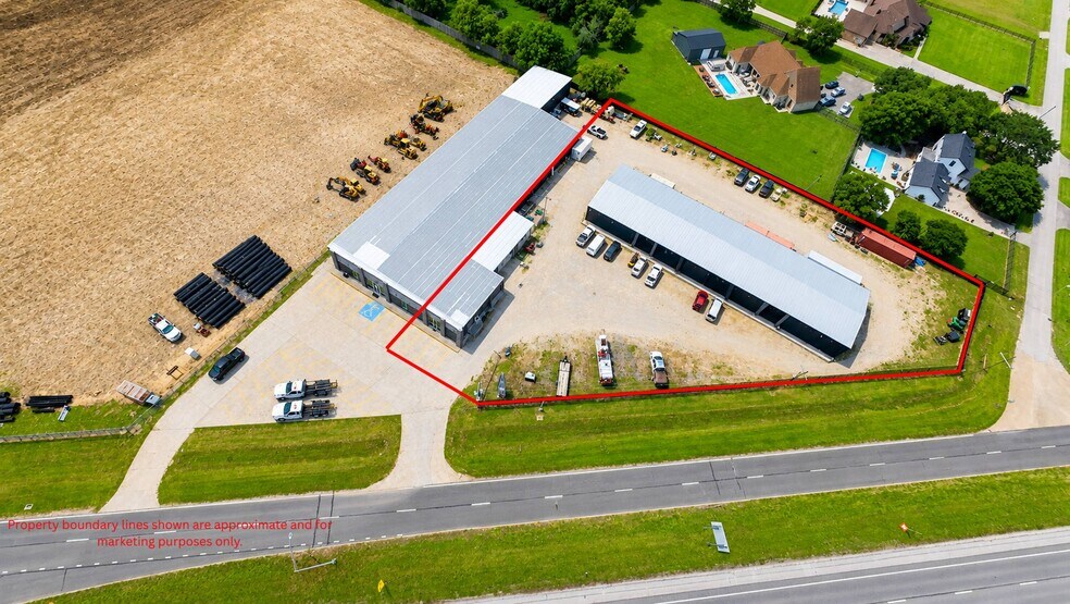 2201 W Parkway St, Groves, TX à louer - Photo de l’immeuble – Image 2 sur 34