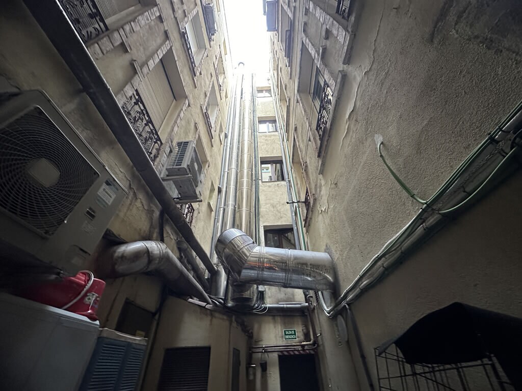 Local commercial dans Madrid, Madrid à louer Photo de l’immeuble– Image 1 sur 2