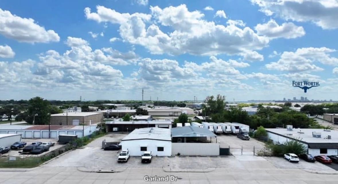 4212 Garland Dr, Haltom City, TX à louer Photo de l’immeuble– Image 1 sur 9