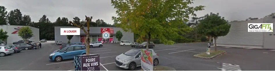 Local commercial dans Ribérac à louer Photo de l’immeuble– Image 1 sur 5