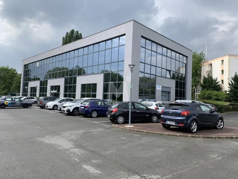 Bureau dans Palaiseau à louer - Photo de l’immeuble – Image 1 sur 6