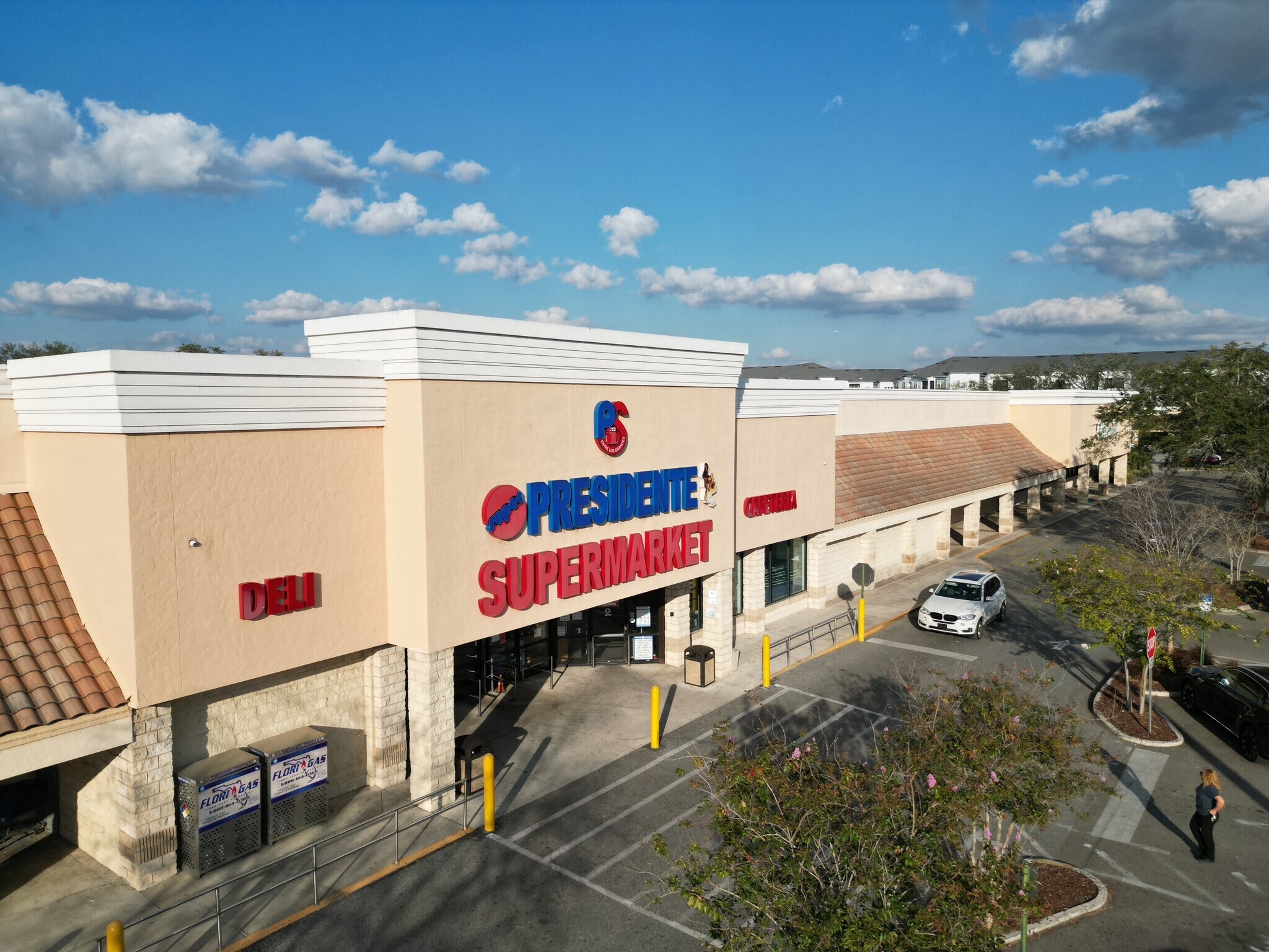 1301-1387 E Vine St, Kissimmee, FL à louer Photo principale– Image 1 sur 8