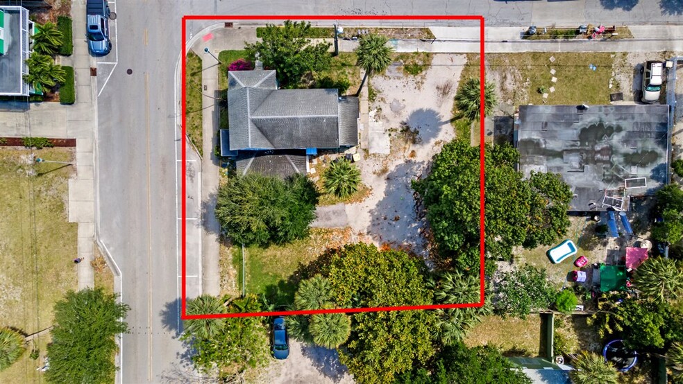 700 Boston Ave, Fort Pierce, FL à vendre - Photo de l’immeuble – Image 3 sur 8