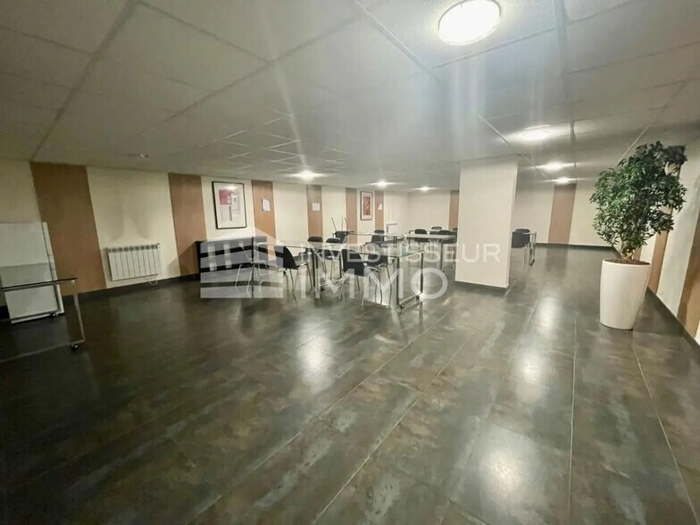 Bureau dans Lieusaint à vendre - Photo intérieure – Image 2 sur 5