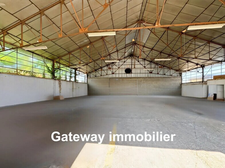 Industriel/Logistique dans COURNON-D'AUVERGNE à louer - Photo de l’immeuble – Image 3 sur 9