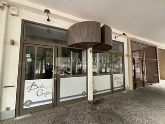 Plus de détails pour Local commercial à louer