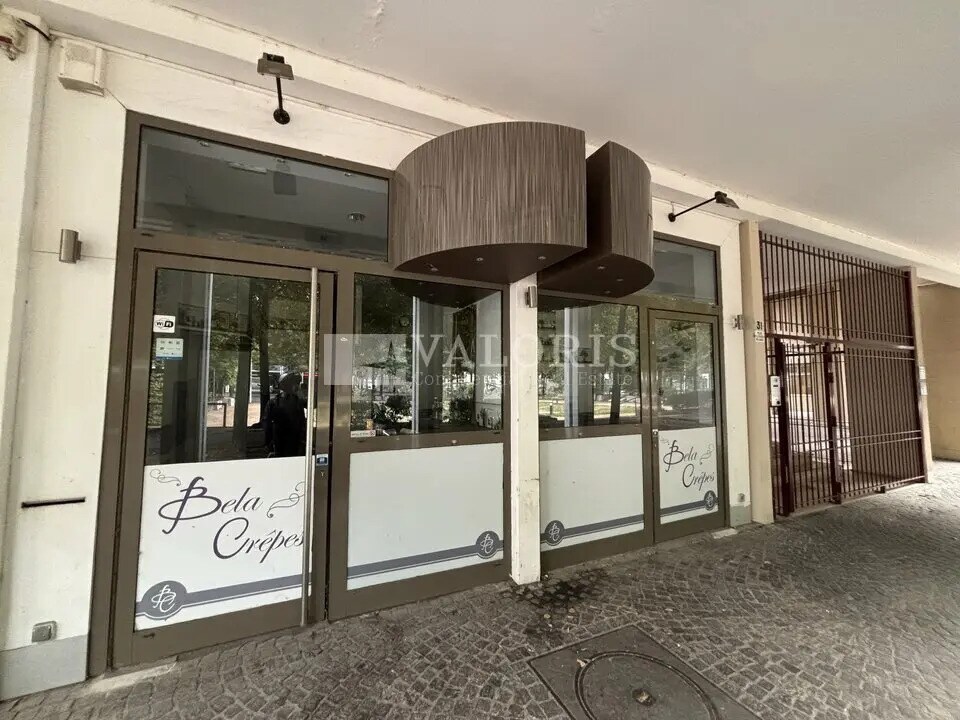 Local commercial dans Lyon à louer Photo de l’immeuble– Image 1 sur 4