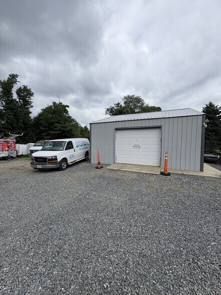 265 Woodward Rd, Manalapan Township, NJ à vendre - Photo de l’immeuble – Image 2 sur 9