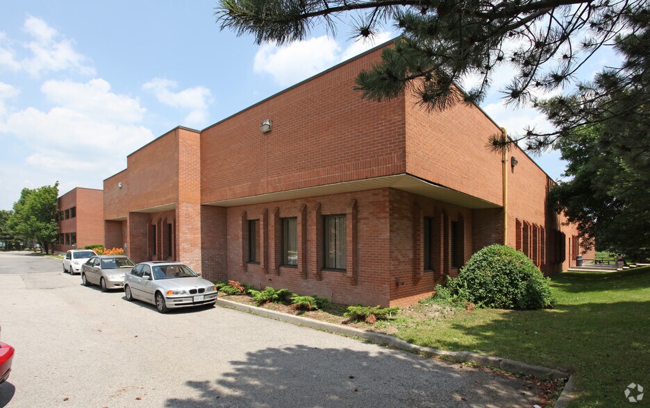 2000 Steeles Ave W, Vaughan, ON à vendre - Photo principale – Image 1 sur 2