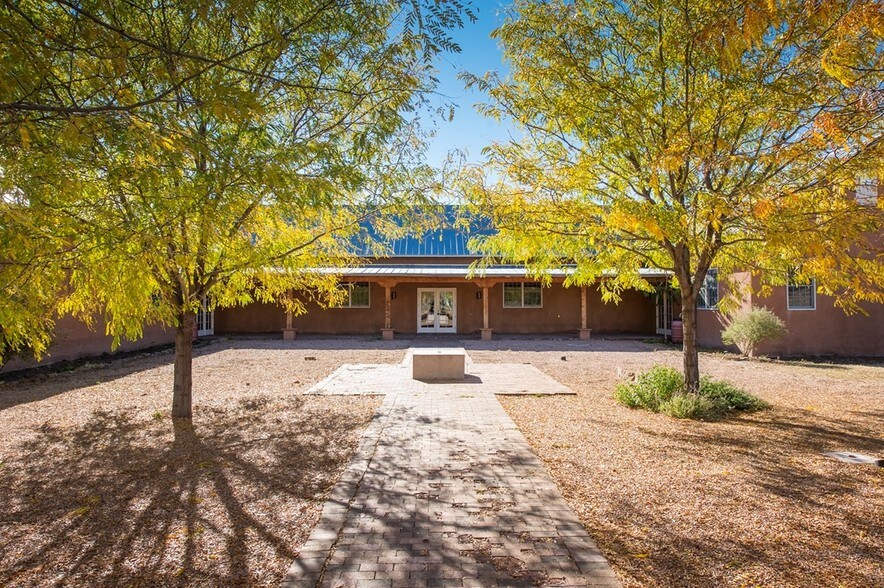5 Banana Ln, Santa Fe, NM à louer - Photo principale – Image 1 sur 11