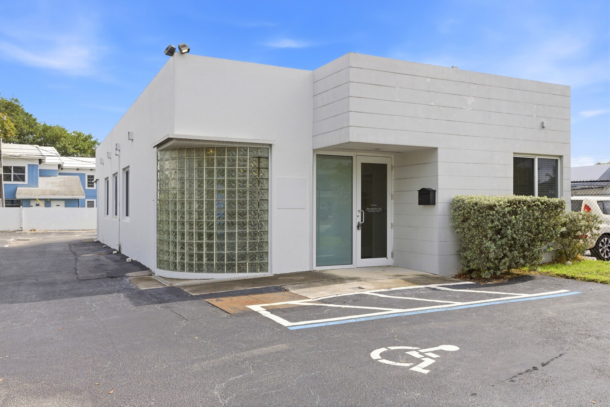 611 NE 13th St, Fort Lauderdale, FL à louer Photo de l’immeuble– Image 1 sur 31