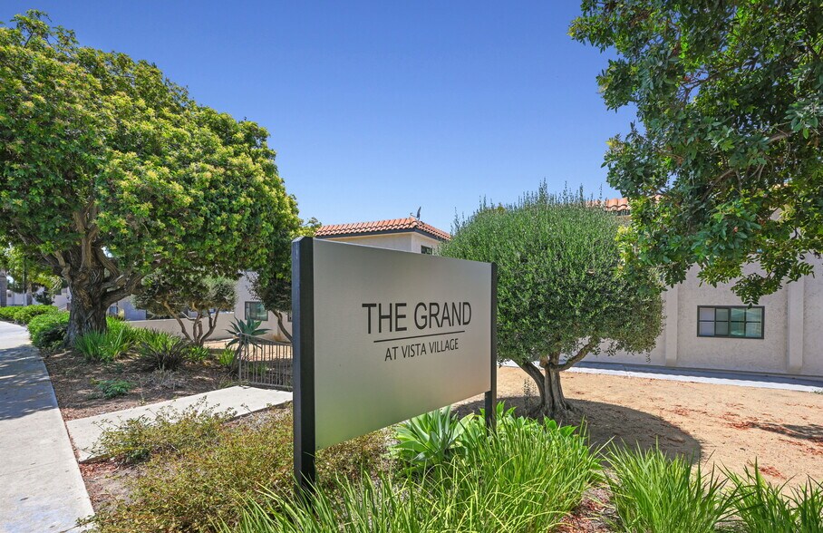 628 W California Ave, Vista, CA à vendre - Photo de l’immeuble – Image 2 sur 51
