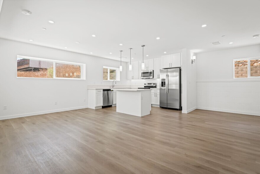 2720 Reo Dr, San Diego, CA à vendre - Photo de l’immeuble – Image 2 sur 14
