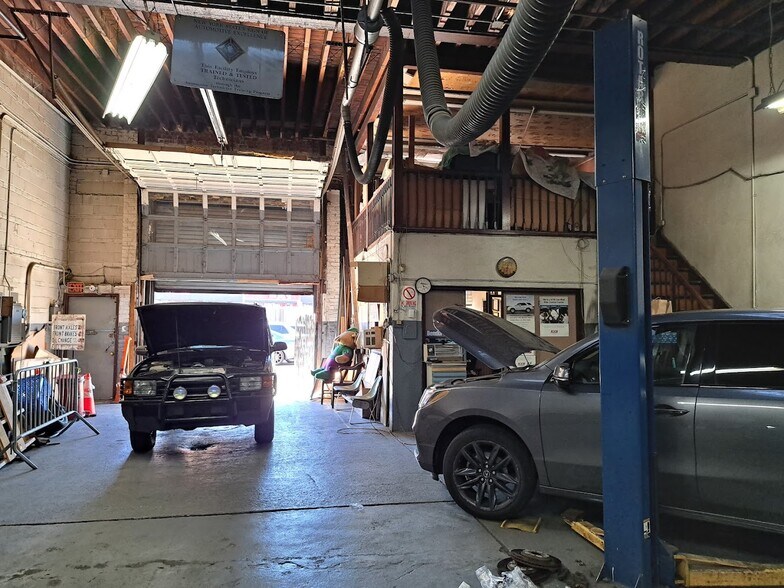 2333 Strauss St, Brooklyn, NY à vendre - Photo intérieure – Image 3 sur 5