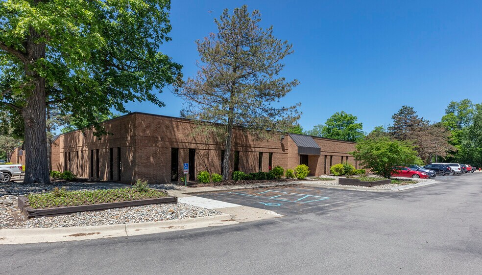 1200-1250 Eisenhower Pl, Ann Arbor, MI à vendre - Photo de l’immeuble – Image 2 sur 6