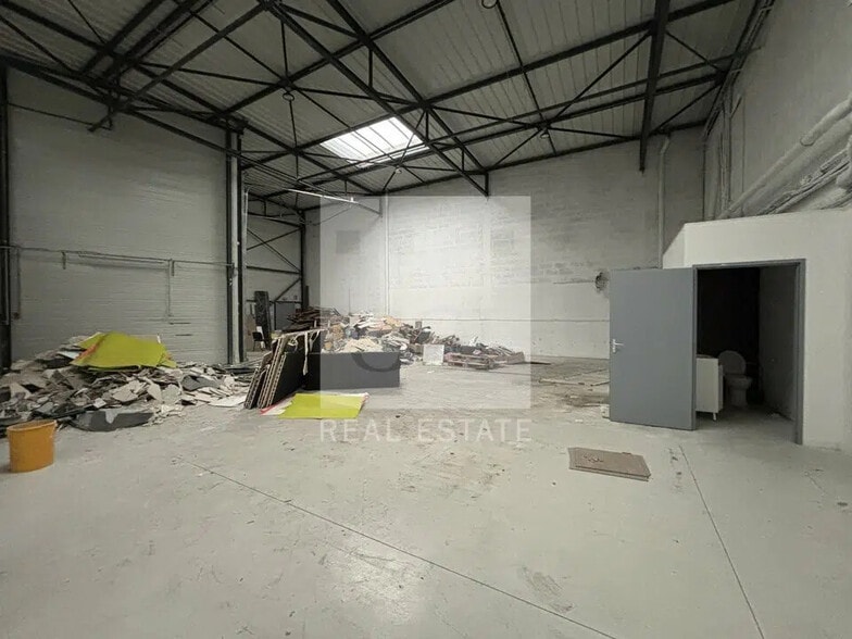 Bureau dans Saint-Priest à louer - Photo intérieure – Image 3 sur 10