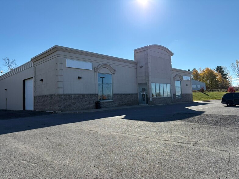 2747 Chamberland St, Clarence-Rockland, ON à vendre - Photo de l’immeuble – Image 3 sur 33