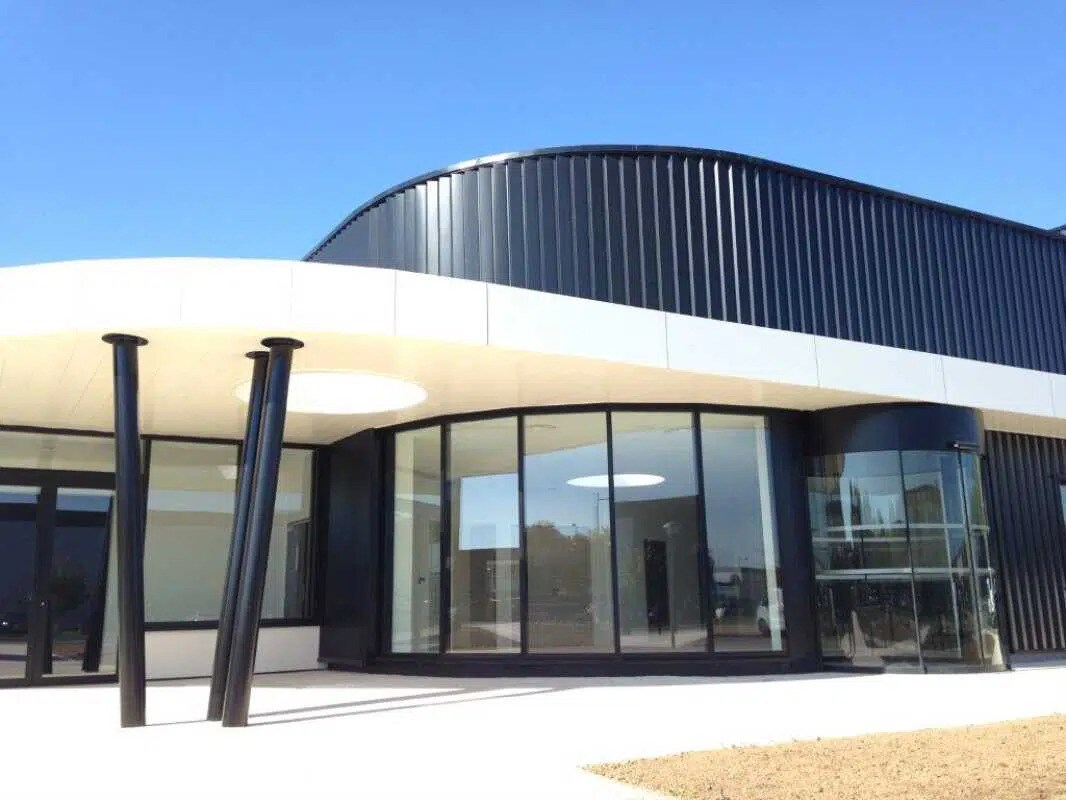 8 Rue Du Maréchal De Lattre De Tassigny, Élancourt à louer Photo de l’immeuble– Image 1 sur 6