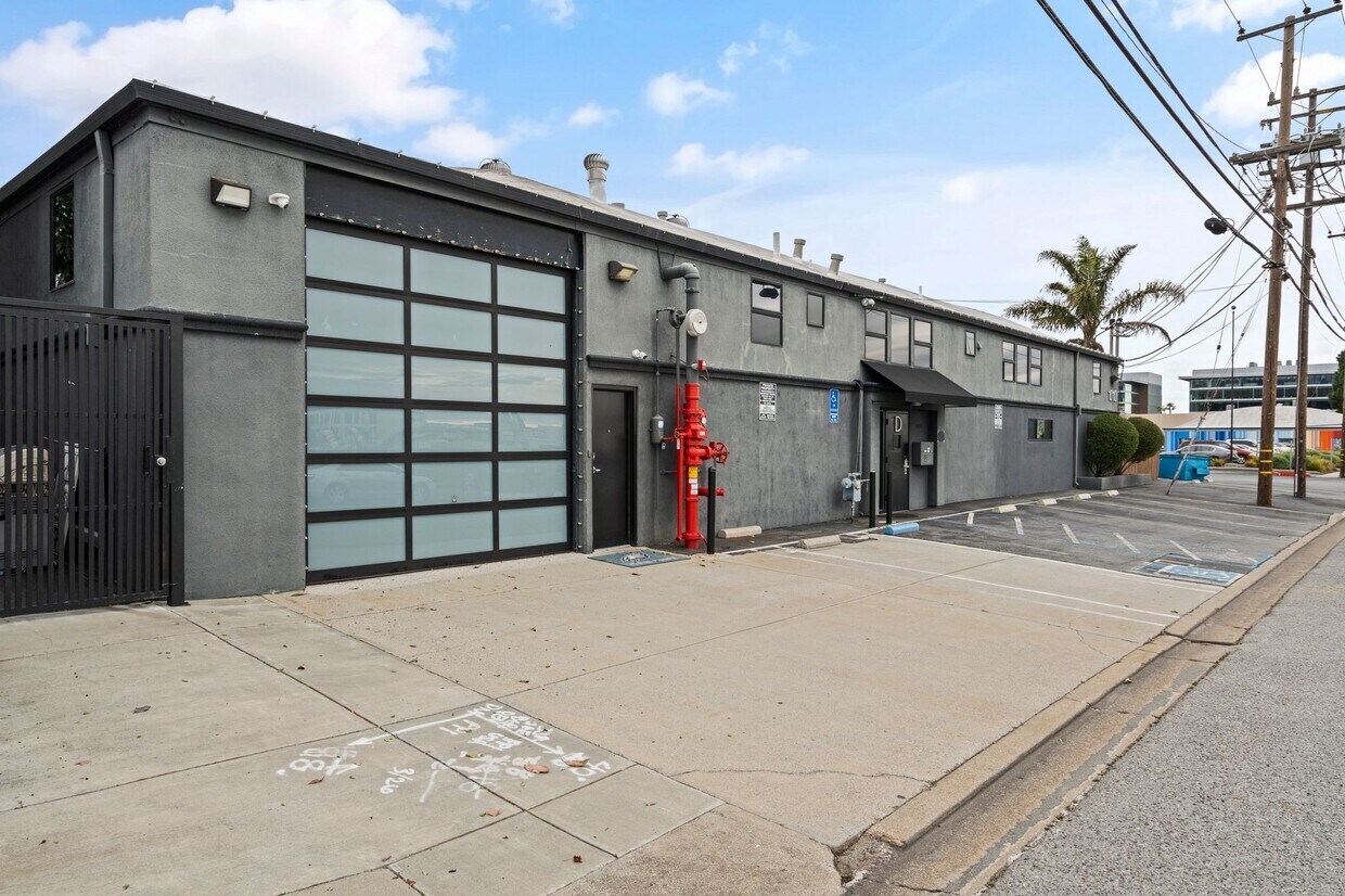 1010 Commercial St, San Carlos, CA à louer Photo intérieure– Image 1 sur 16