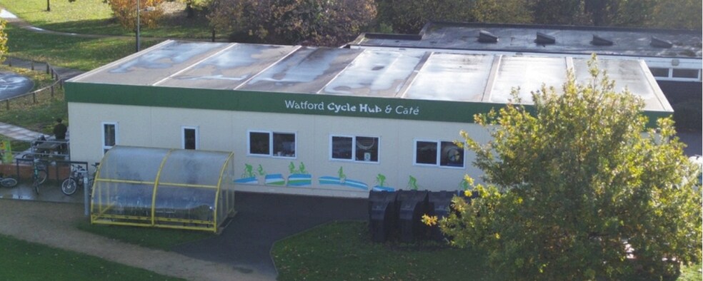 Chaffinch Ln, Watford à louer - Photo de l’immeuble – Image 2 sur 2