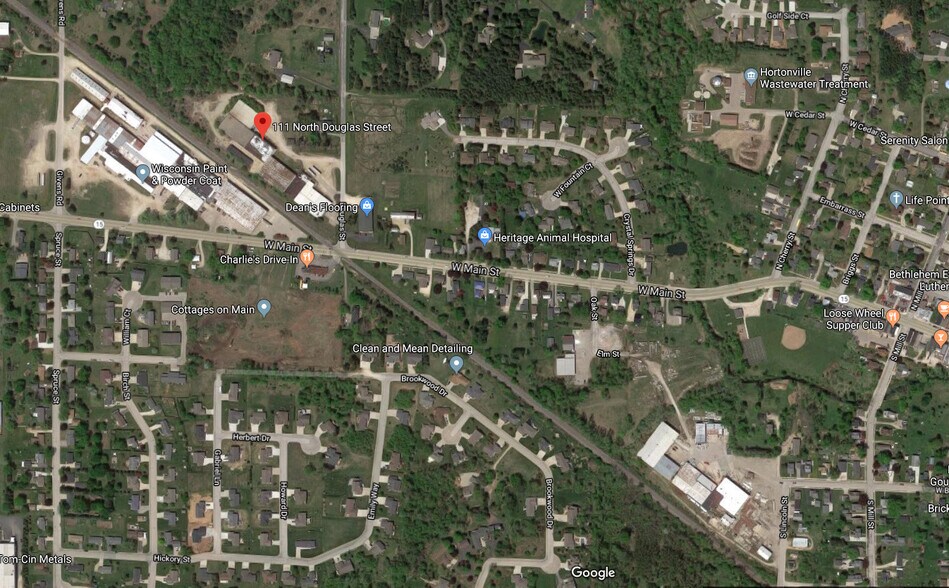 111 N Douglas St, Hortonville, WI à louer - Photo de l’immeuble – Image 3 sur 3