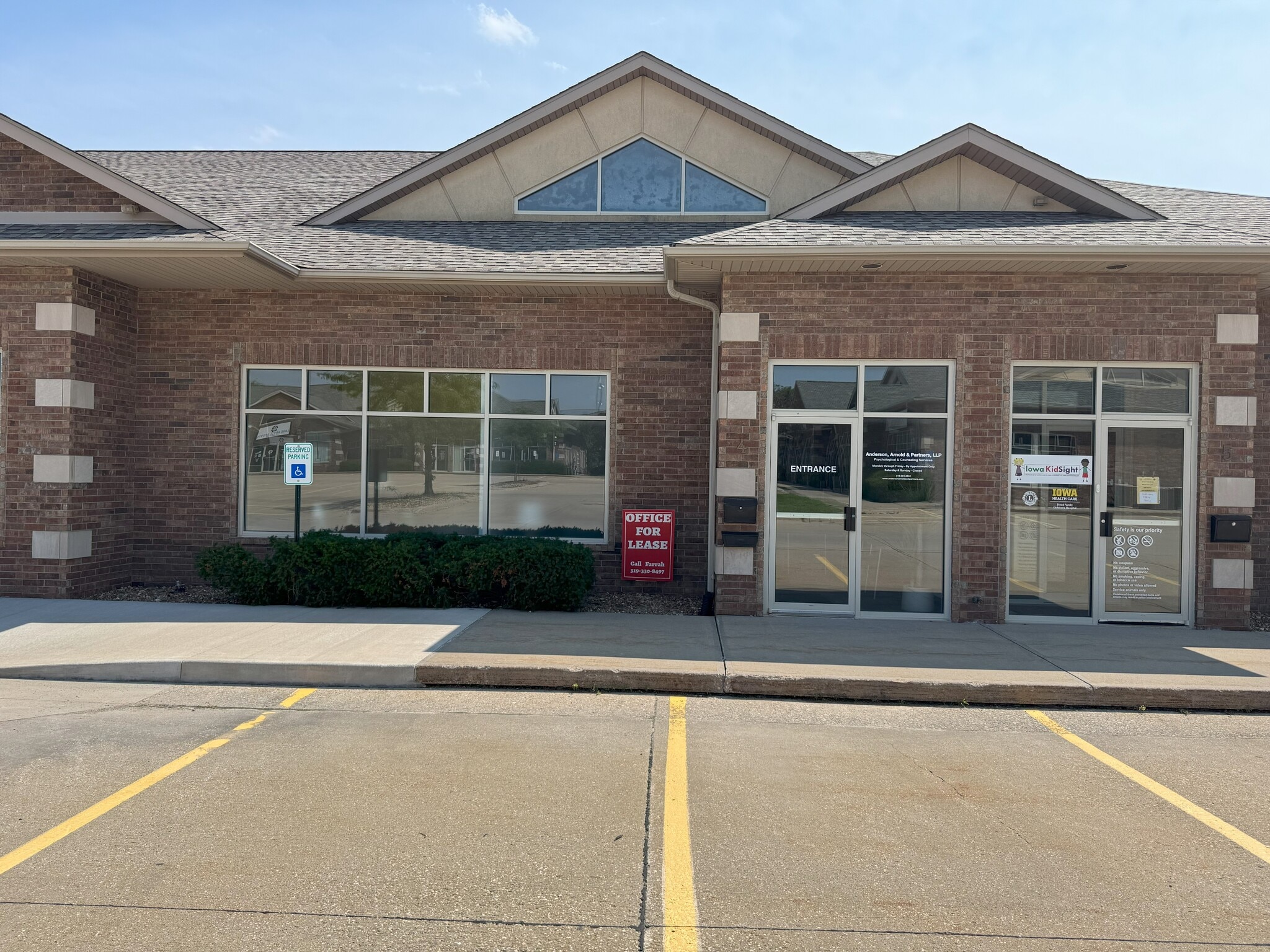 2431 Coral Ct, Coralville, IA à louer Photo de l’immeuble– Image 1 sur 10