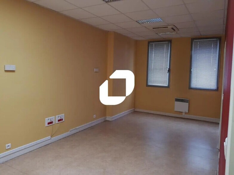 Bureau dans Liévin à louer - Photo de l’immeuble – Image 3 sur 19