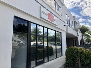 5535-5551 Balboa Blvd, Encino, CA à louer Photo intérieure– Image 1 sur 11