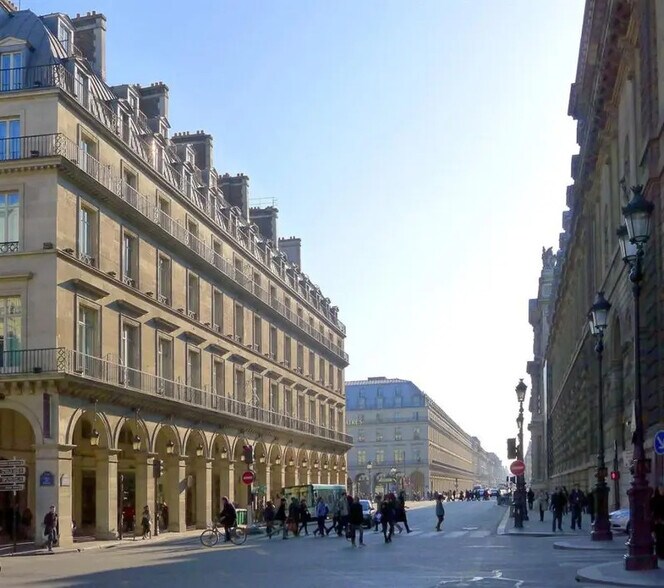 Local commercial dans Paris à louer - Photo de l’immeuble – Image 1 sur 6