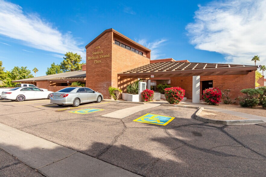 2175 N Alma School Rd, Chandler, AZ à louer - Photo de l’immeuble – Image 3 sur 4