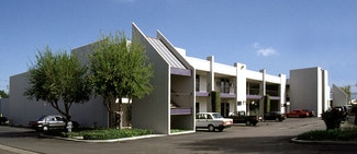 Plus de détails pour 2100-2122 S Grand Ave, Santa Ana, CA - Industriel/Logistique à louer