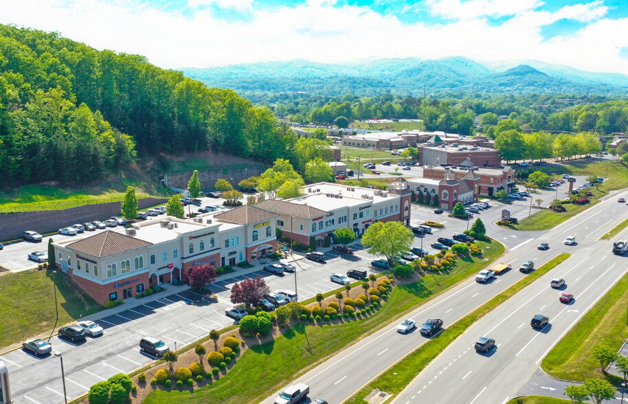 3555 Electric Rd, Roanoke, VA à louer - Photo de l’immeuble – Image 2 sur 25
