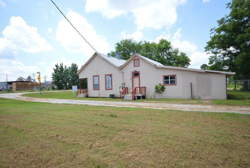 14006 Old Highway 59 N, Splendora, TX à louer - Photo de l’immeuble – Image 2 sur 21