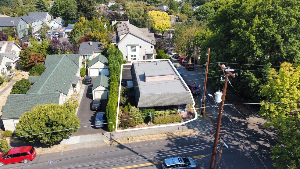 5848 SE Milwaukie Ave, Portland, OR à vendre - Photo de l’immeuble – Image 1 sur 21